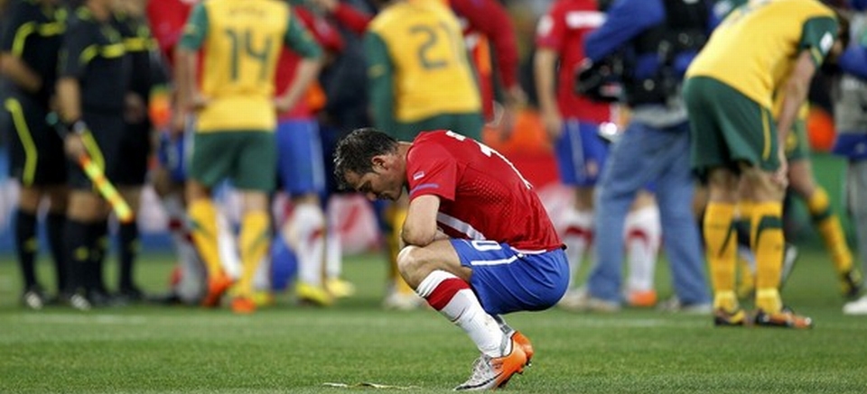 Dejan Stankovic tuguje posle utakmice Srbija-Australija Dejan Stankovic tuguje posle utakmice Srbija-Australija