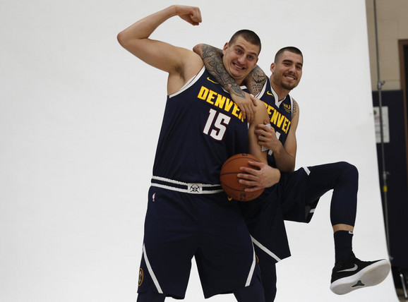 Nikola Jokić i Huančo Hernangomez