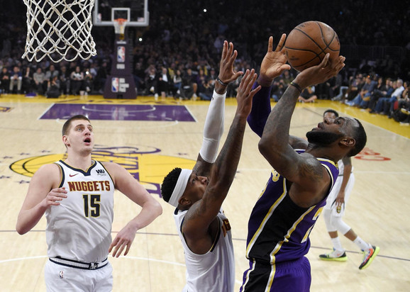 Lebron Džejms